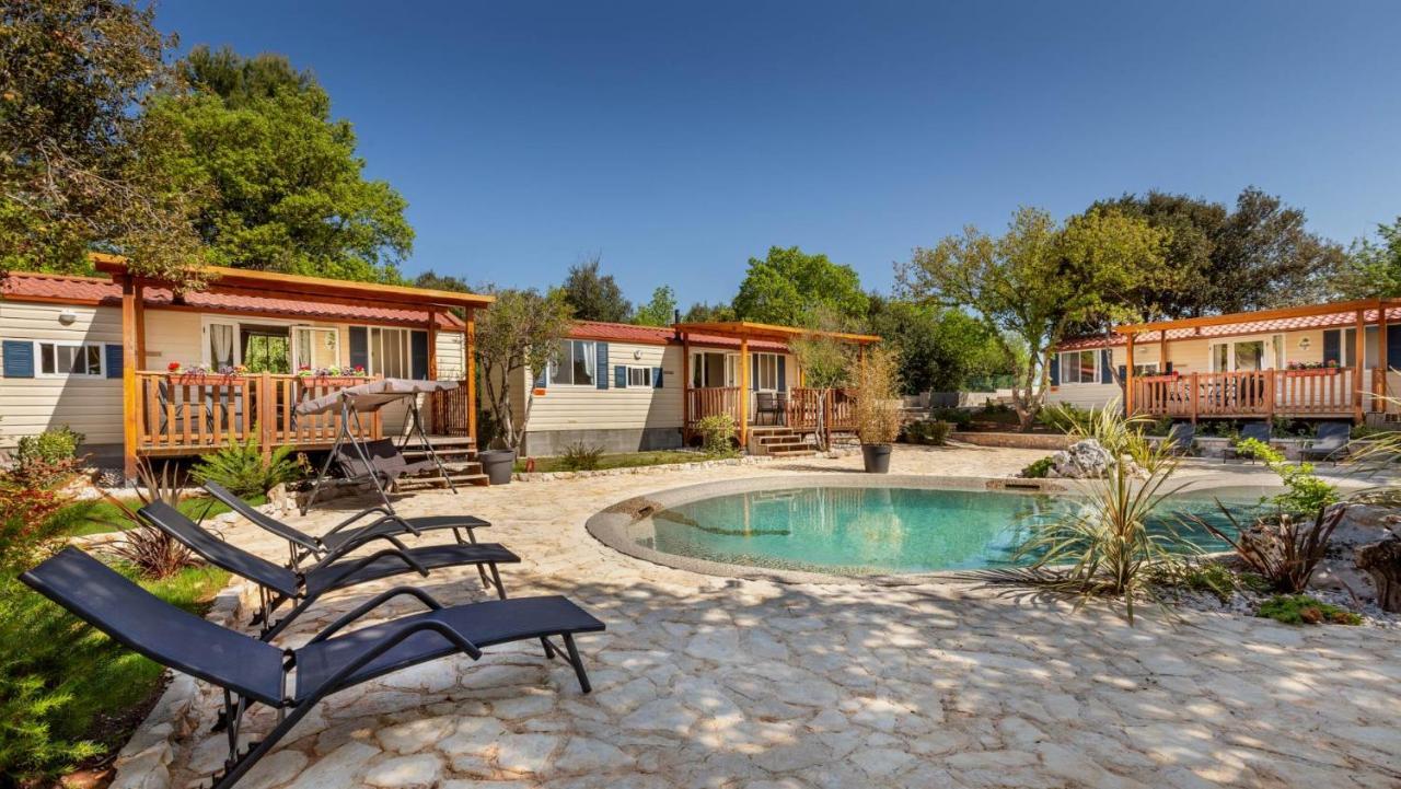 Kompleks wypoczynkowy Mobile Homes Camp Garden Vestar 3*